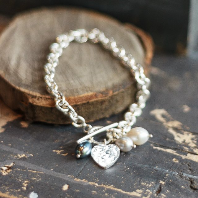 Hammered heart bracelet with stones - small