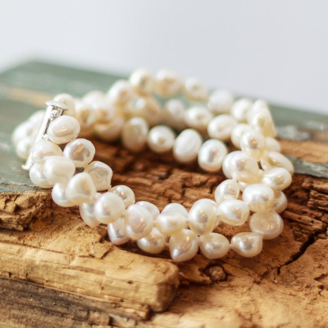Triple strand pearl bracelet - small