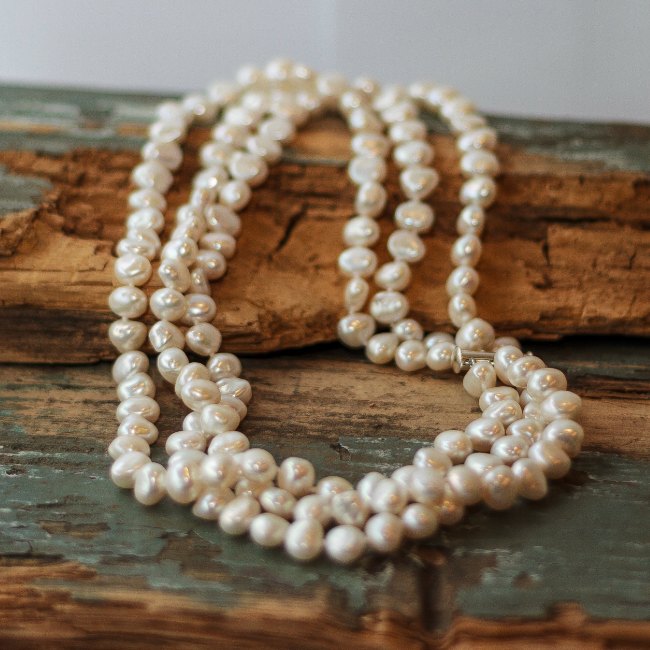 Triple strand pearl necklace - small