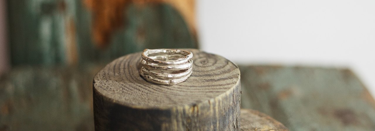 Wide twig ring-large