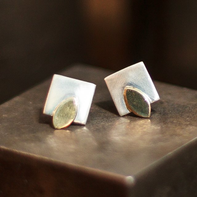 Leaves of gold studs-small