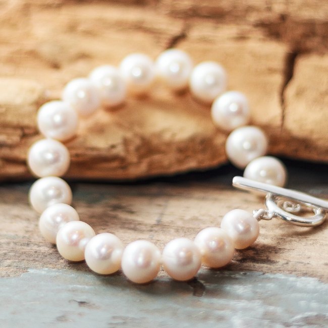 Freshwater pearls - hand knotted with silver t bar catch. - small