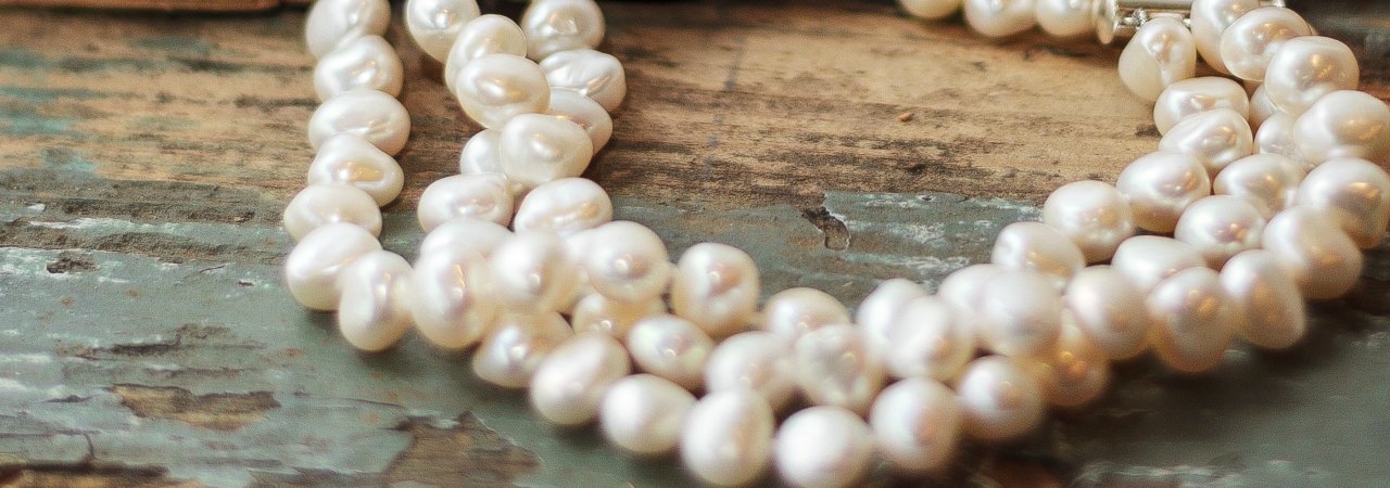 Triple strand pearl necklace - large
